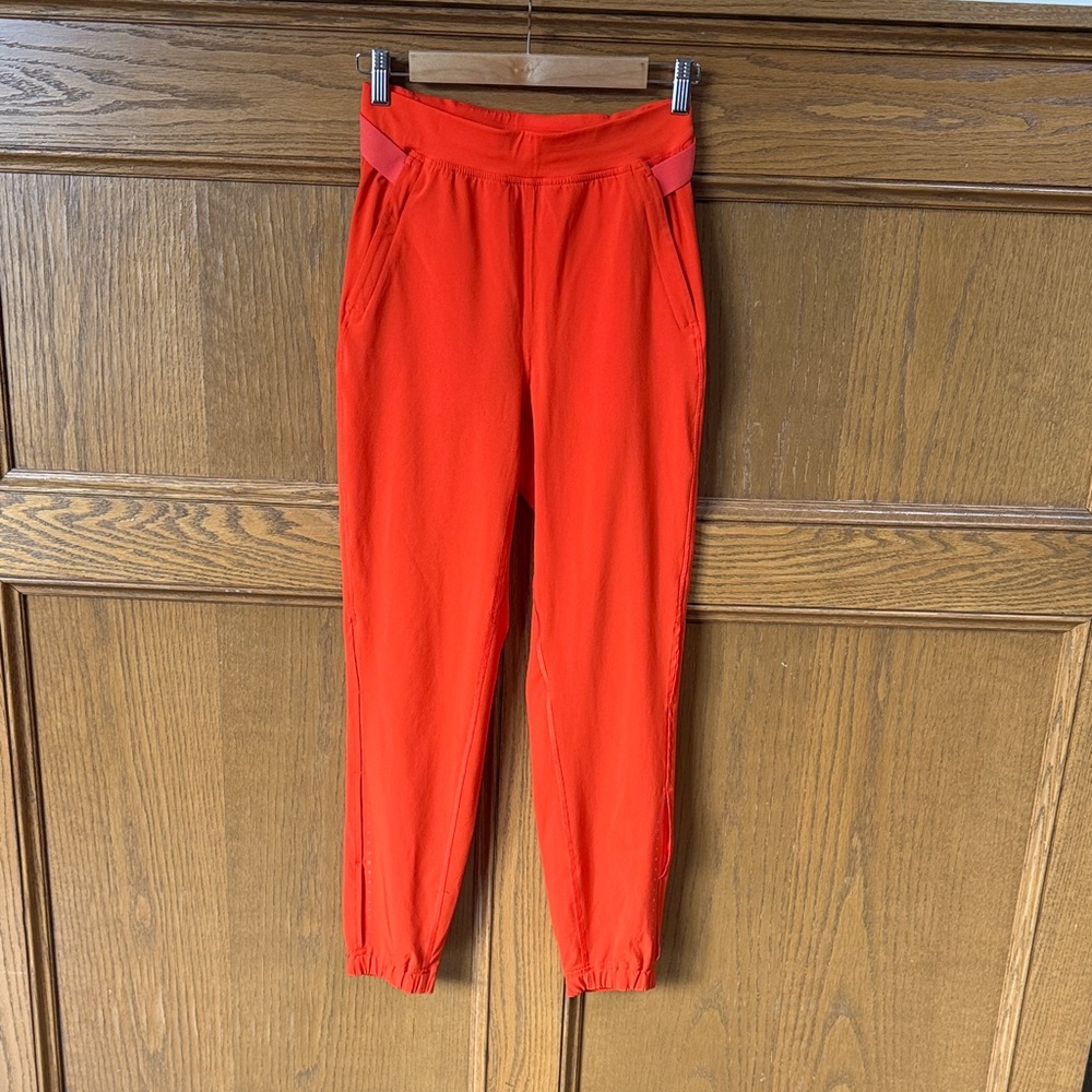 Lululemon - high rise jogger - solar Orange